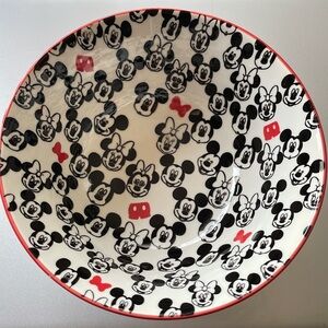 Disney Mickey & Minnie Mouse Ceramic Bowl Cereal Soup Salad Black & White +
Red